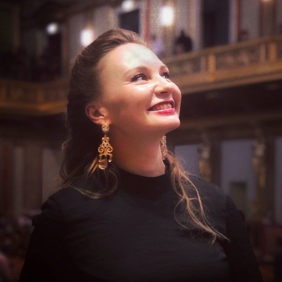 Meet your Posher, Yulia - Picture 2 of 3
